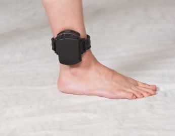 Ankle_Bracelet_GPS_Tracker_foot